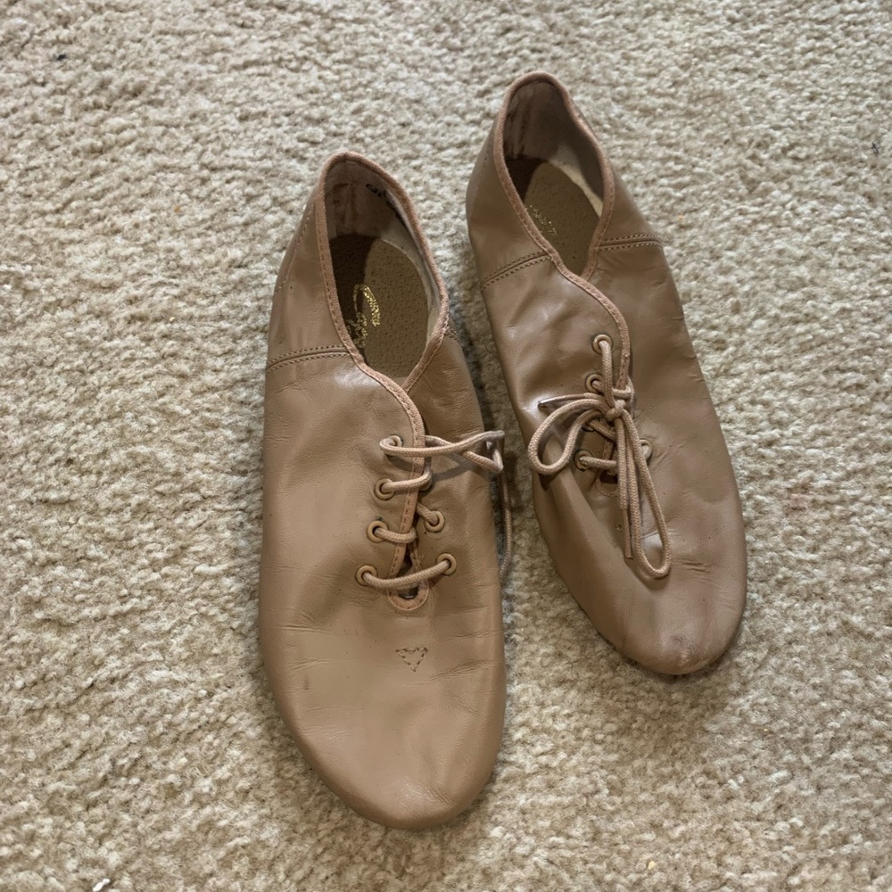 Dance slippers